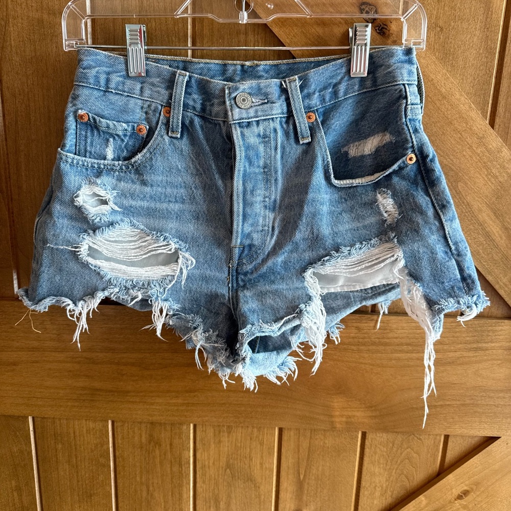 Levi’s women’s waist 25 blue jean shorts